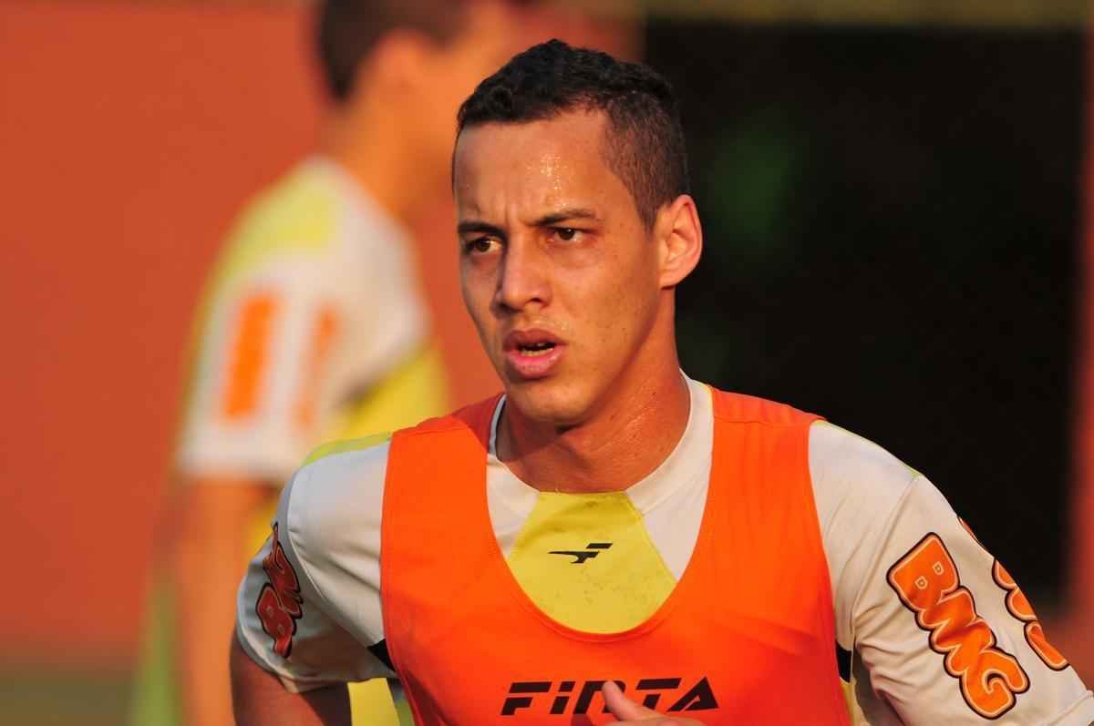 Ex-Amrica, Rodriguinho  opo no Corinthians