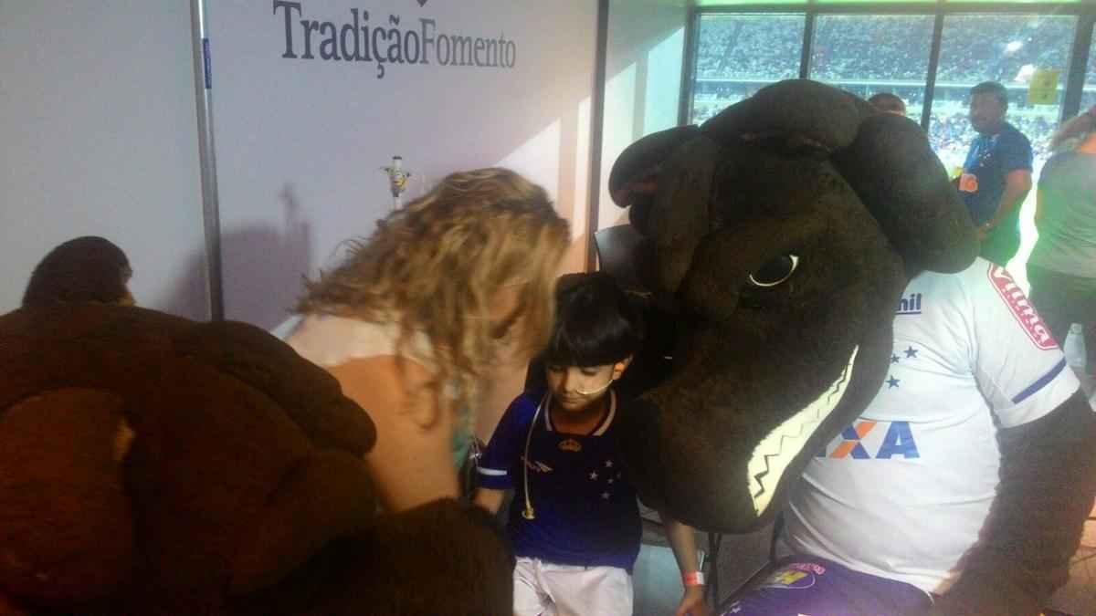 Matheus recebeu a visita de Raposo e Raposinho em camarote do Mineiro