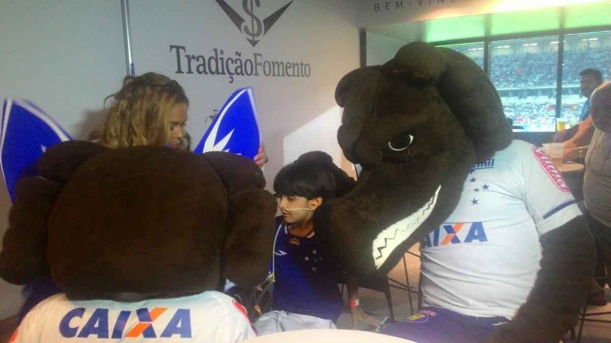 Matheus recebeu a visita de Raposo e Raposinho em camarote do Mineiro