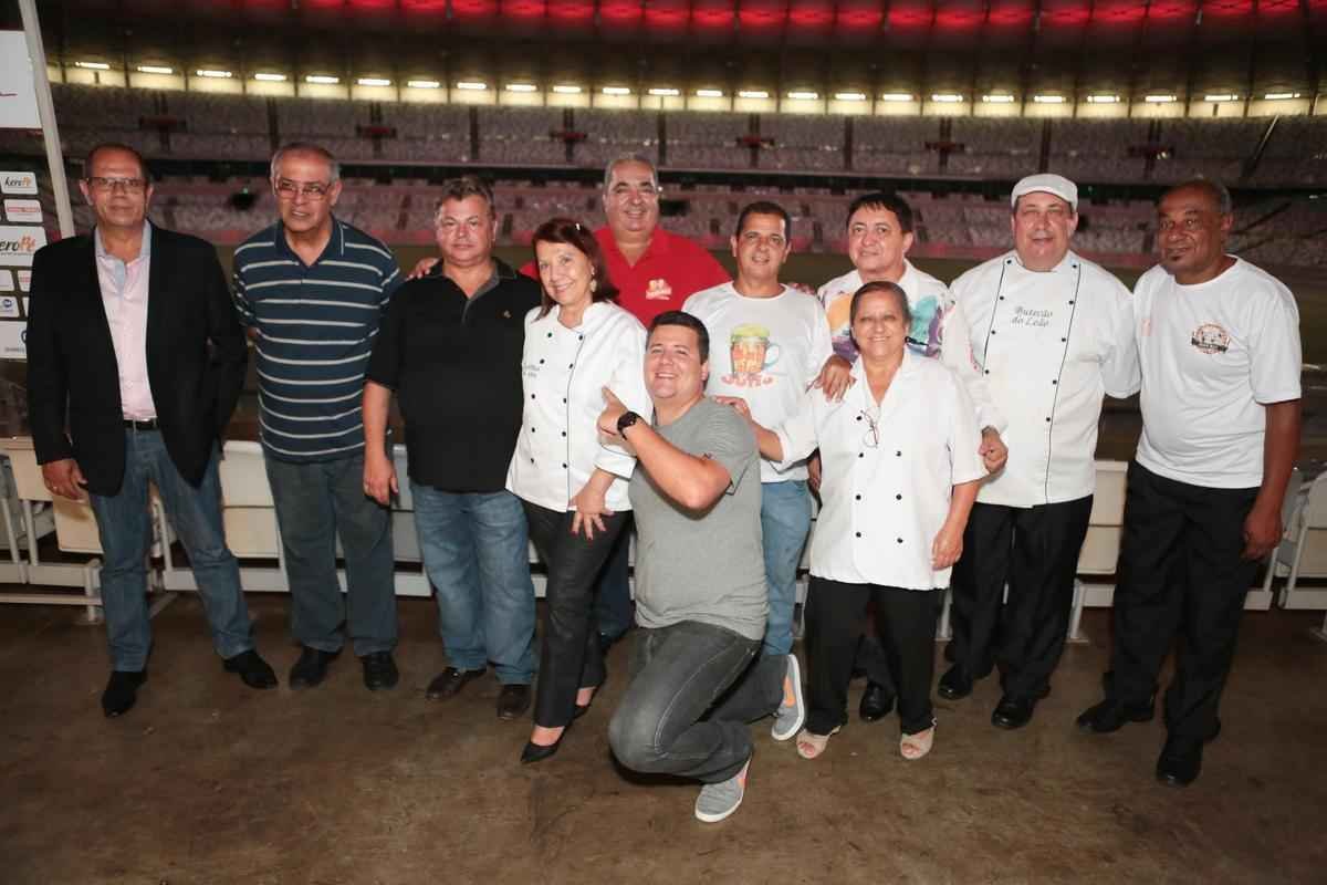 Proprietrios dos bares responsveis pelo servio de alimentao do Trofu Tel Santana