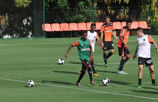 reforado com Jnior Urso e Robinho, Atltico faz treinamento na Cidade do Galo