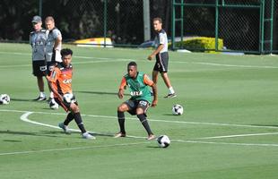 reforado com Jnior Urso e Robinho, Atltico faz treinamento na Cidade do Galo