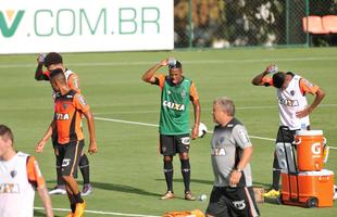 reforado com Jnior Urso e Robinho, Atltico faz treinamento na Cidade do Galo