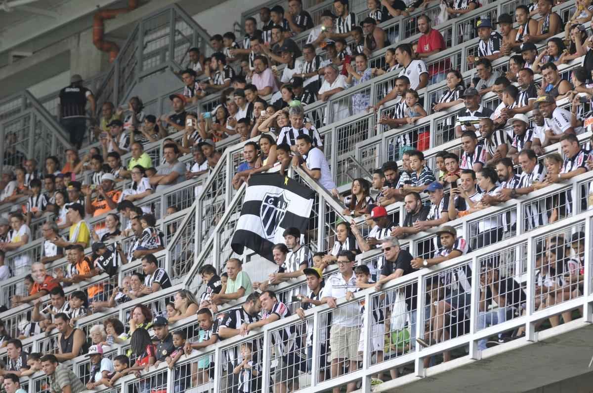 Fotos da torcida do Atltico contra o Boa Esporte, com a ilustre presena de Robinho