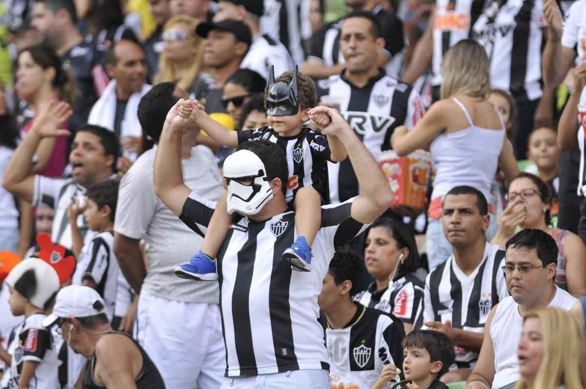 Fotos da torcida do Atltico contra o Boa Esporte, com a ilustre presena de Robinho
