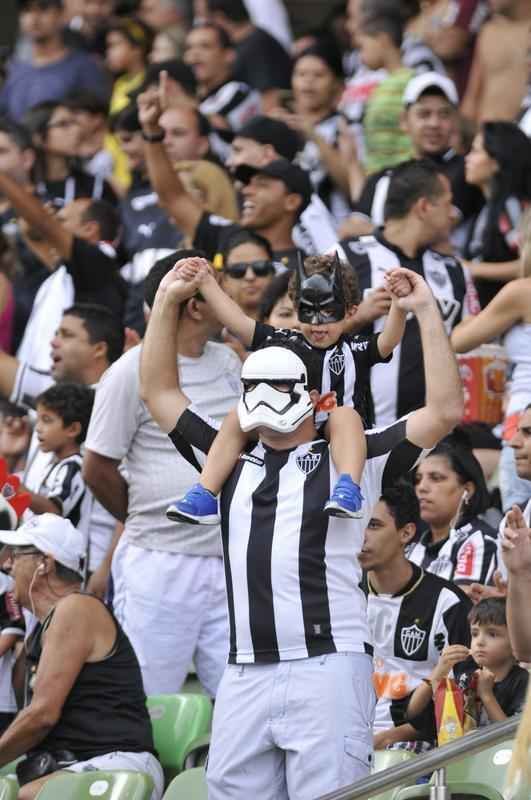 Fotos da torcida do Atltico contra o Boa Esporte, com a ilustre presena de Robinho