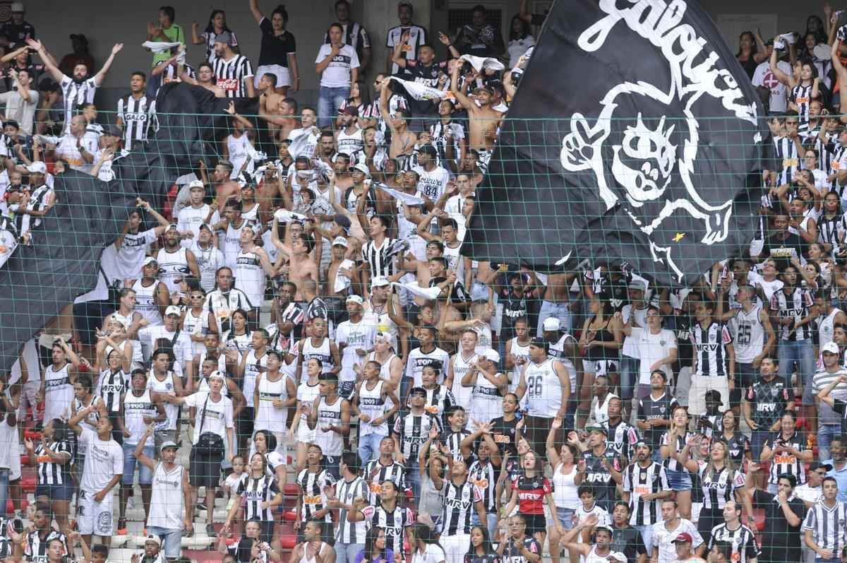 Fotos da torcida do Atltico contra o Boa Esporte, com a ilustre presena de Robinho