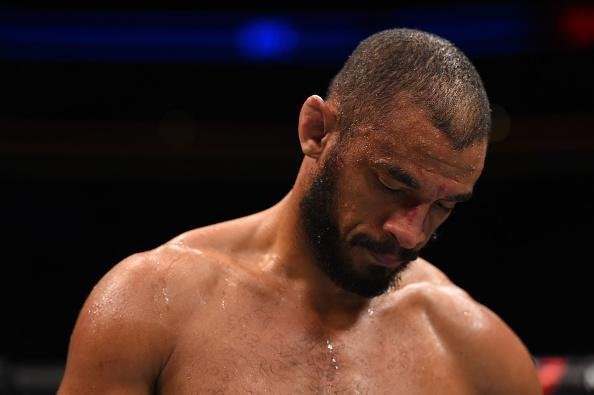 Derek Brunson venceu Roan Juco por nocaute tcnico a 2min38seg do primeiro round