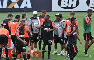 Fotos do treino na Cidade do Galo