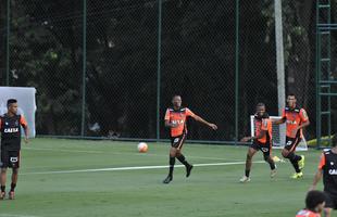 Atltico encerrou a sua preparao para enfrentar o Independiente del Valle, no Independncia, pela segunda rodada do Grupo 5 da Copa Libertadores. Robinho e Cazares podem ser as novidades na formao.