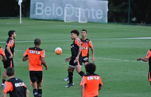 Atltico encerrou a sua preparao para enfrentar o Independiente del Valle, no Independncia, pela segunda rodada do Grupo 5 da Copa Libertadores. Robinho e Cazares podem ser as novidades na formao.