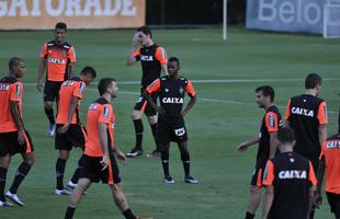 Atltico encerrou a sua preparao para enfrentar o Independiente del Valle, no Independncia, pela segunda rodada do Grupo 5 da Copa Libertadores. Robinho e Cazares podem ser as novidades na formao.