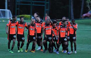 Atltico encerrou a sua preparao para enfrentar o Independiente del Valle, no Independncia, pela segunda rodada do Grupo 5 da Copa Libertadores. Robinho e Cazares podem ser as novidades na formao.