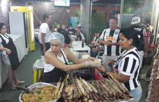 Churrasquinho fez sucesso nos bares do entorno do Independncia antes da partida.