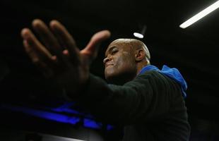 Anderson Silva e Michael Bisping em ao no treino aberto do UFC em Londres