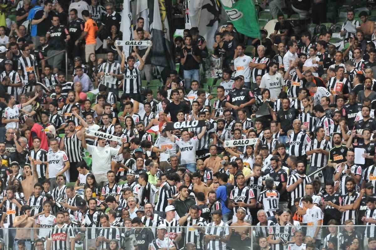 Fotos da torcida do Atltico no Independncia em dia de estreia de Robinho