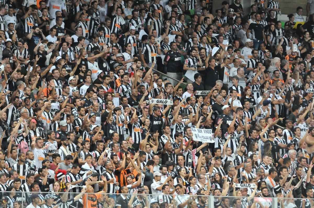 Fotos da torcida do Atltico no Independncia em dia de estreia de Robinho