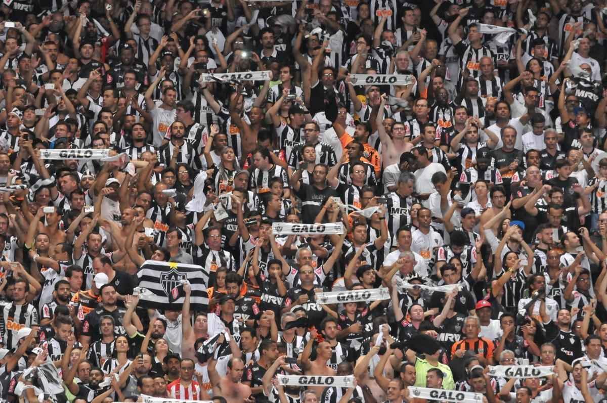 Fotos da torcida do Atltico no Independncia em dia de estreia de Robinho