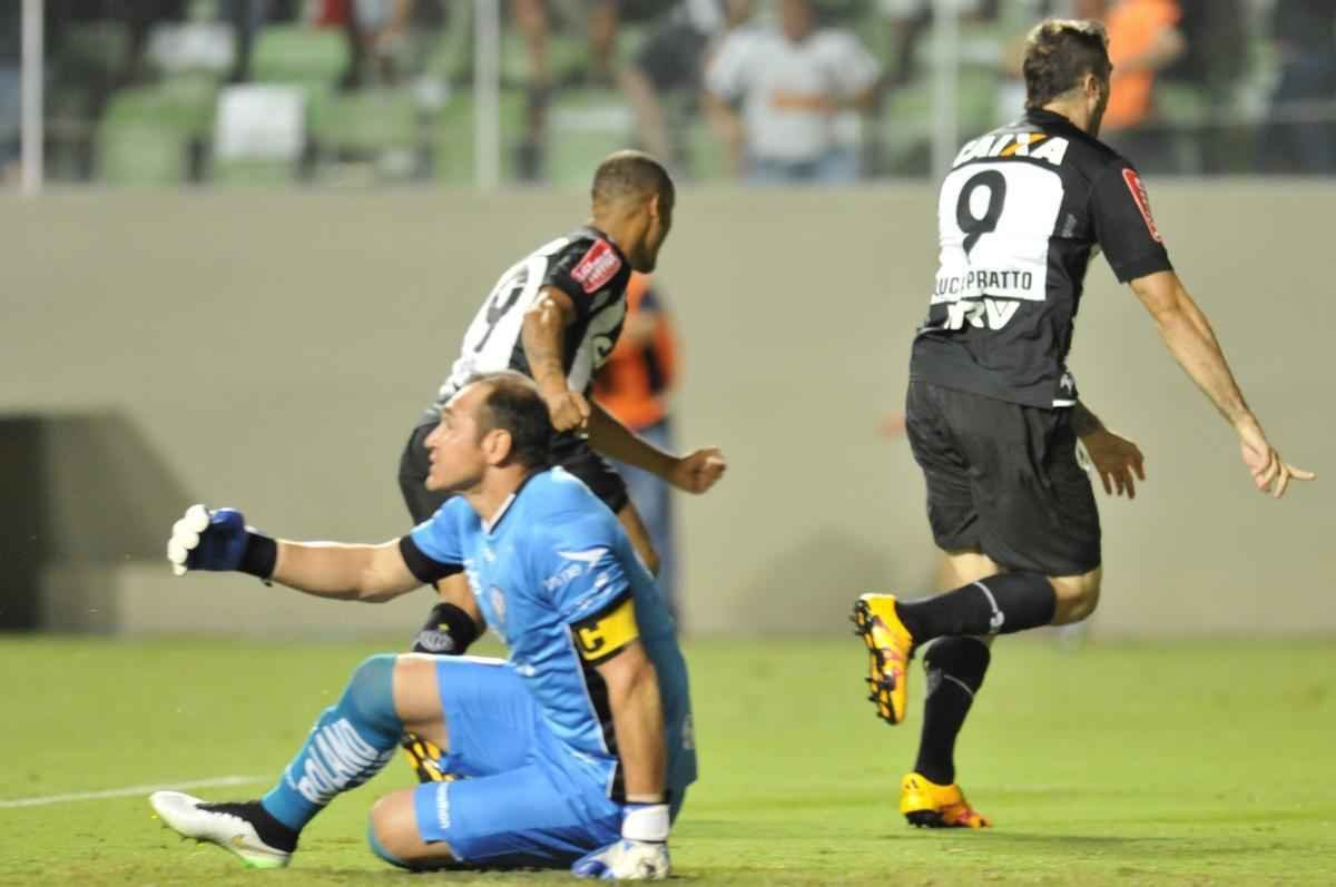 Atltico marcou gol sobre o Del Valle logo aos trs minutos, com Pratto, e explodiu Independncia