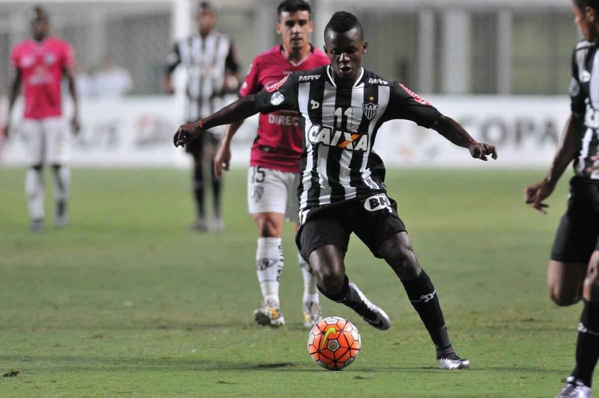 Atltico marcou gol sobre o Del Valle logo aos trs minutos, com Pratto, e explodiu Independncia