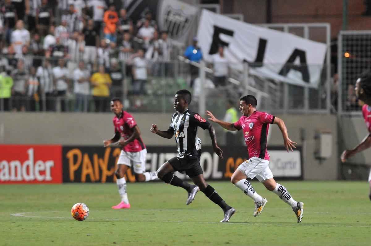 Atltico marcou gol sobre o Del Valle logo aos trs minutos, com Pratto, e explodiu Independncia