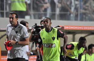 Robinho entrou em campo aos 10 do segundo tempo e teve estreia discreta pelo Atltico