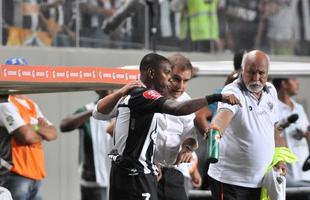 Robinho entrou em campo aos 10 do segundo tempo e teve estreia discreta pelo Atltico