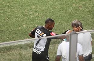 Robinho entrou em aos dez do segundo tempo, e ainda no teve noite brilhante no Galo