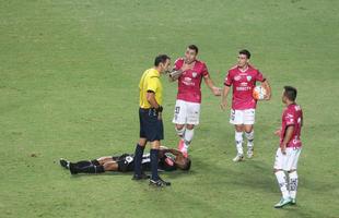 Robinho entrou em aos dez do segundo tempo, e ainda no teve noite brilhante no Galo