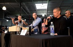 Com presena de imprensa e fs, Conor McGregor e Nate Diaz participam de conferncia em Los Angeles e esquentam clima para duelo no UFC 196