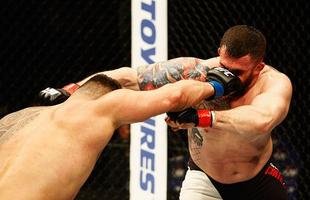 Daniel Omielanczuk  (luva vermelha) venceu Jarjis Danho por decis�o t�cnica majorit�ria