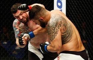 Daniel Omielanczuk  (luva vermelha) venceu Jarjis Danho por decis�o t�cnica majorit�ria