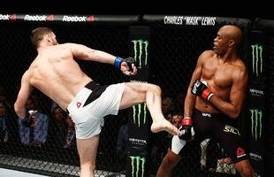 Michael Bisping venceu Anderson Silva por decis�o un�nime 