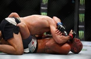 Spider voltou ao UFC com rev�s. Brasileiro chegou a derrubar Bisping, achou que tinha vencido por nocaute, mas acabou perdendo luta por pontos 