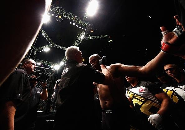 Spider voltou ao UFC com rev�s. Brasileiro chegou a derrubar Bisping com uma joelhada, achou que tinha vencido por nocaute, mas round havia encerrado. No fim, brasileiro acabou perdendo luta por pontos