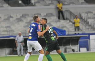 Lances do primeiro tempo do clssico entre Cruzeiro e Amrica, no Mineiro, pelo Mineiro