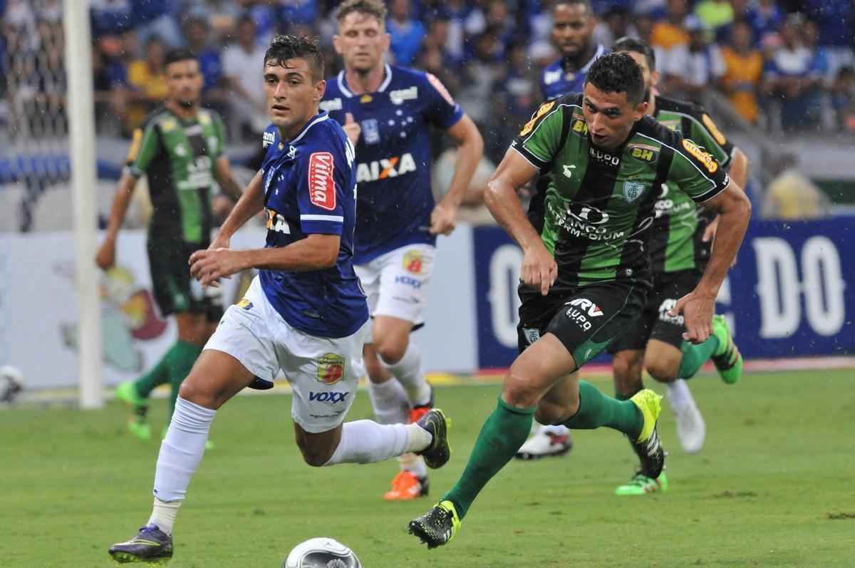 Cruzeiro e Amrica ficaram no empate, e permitiriam a chegada do Uberlndia  liderana