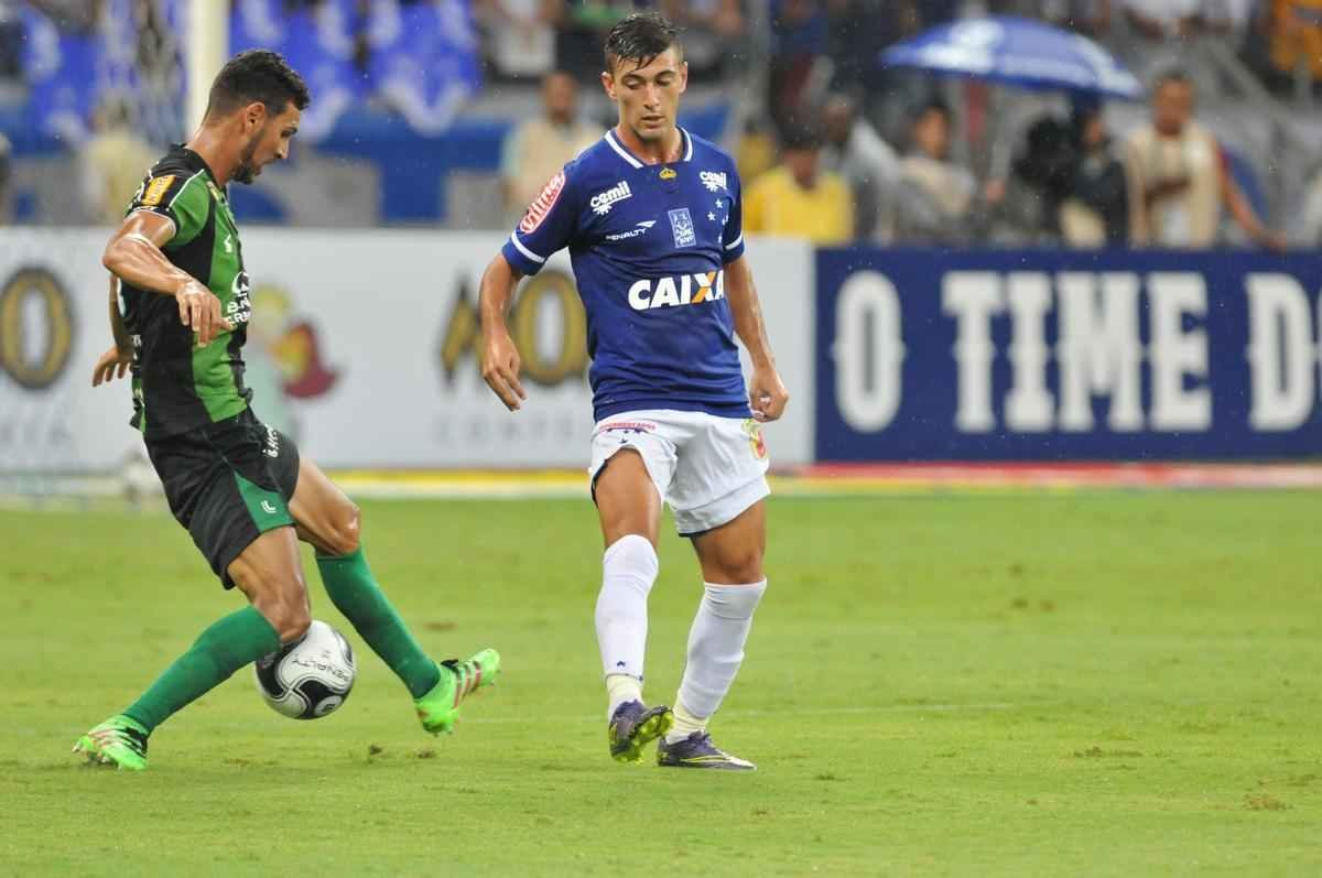 Cruzeiro e Amrica ficaram no empate, e permitiriam a chegada do Uberlndia  liderana