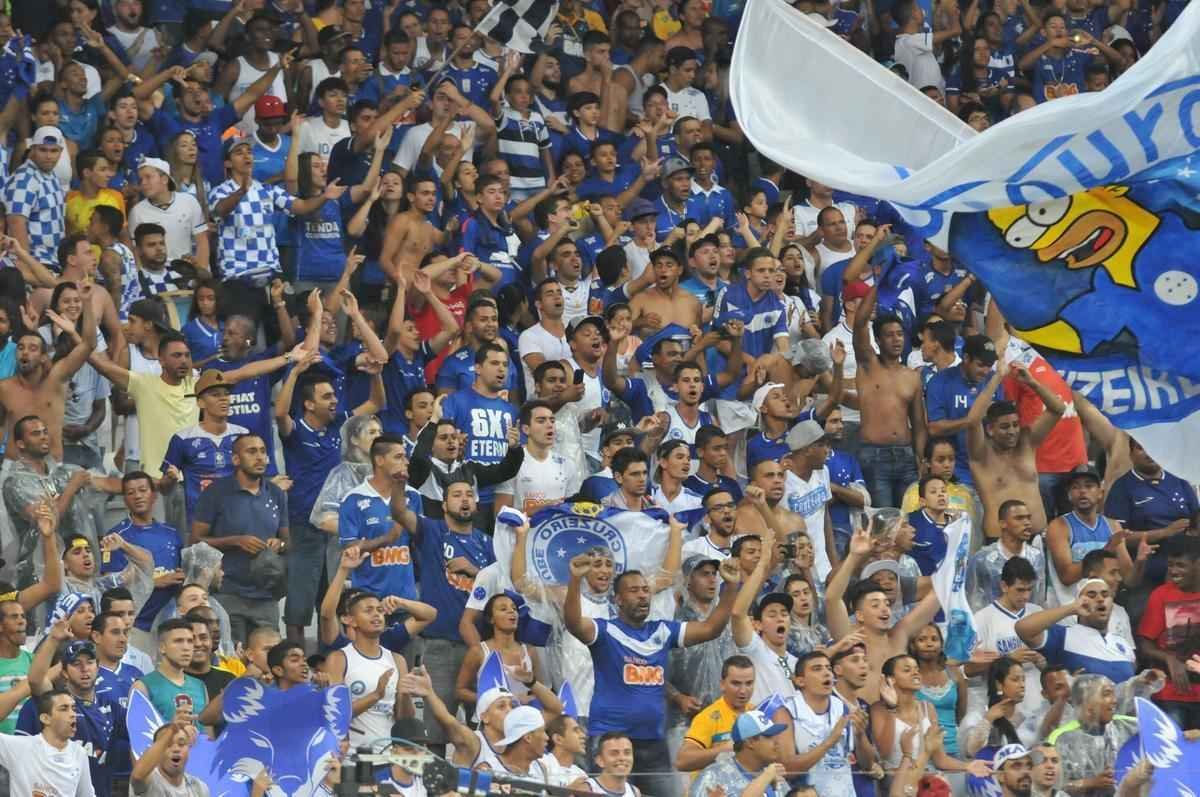 Cruzeiro e Amrica ficaram no empate, e permitiriam a chegada do Uberlndia  liderana