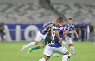 Cruzeiro e Amrica ficaram no empate, e permitiriam a chegada do Uberlndia  liderana