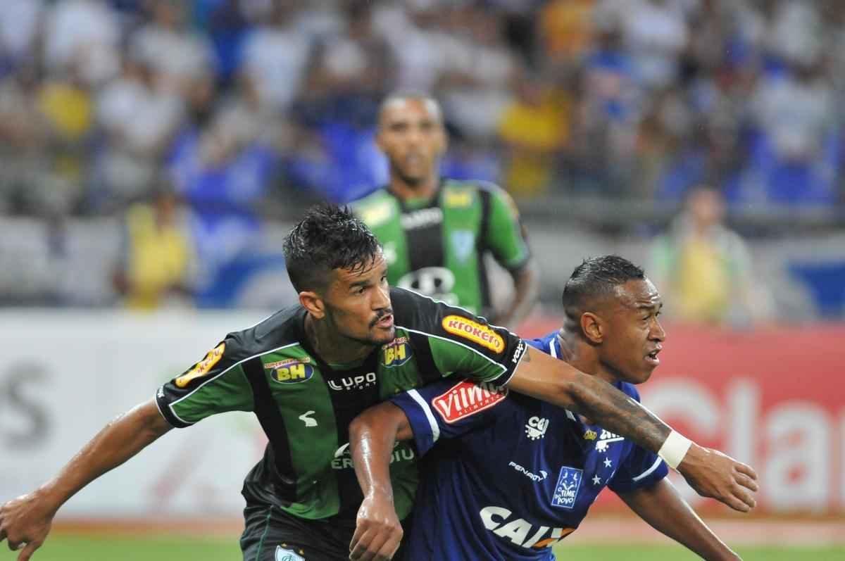 Cruzeiro e Amrica ficaram no empate, e permitiriam a chegada do Uberlndia  liderana