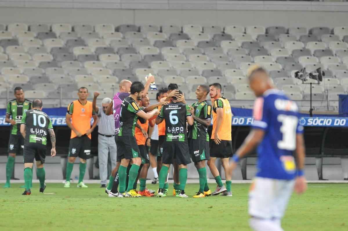 Bryan marcou o gol de empate do Amrica aos 46 do segundo tempo