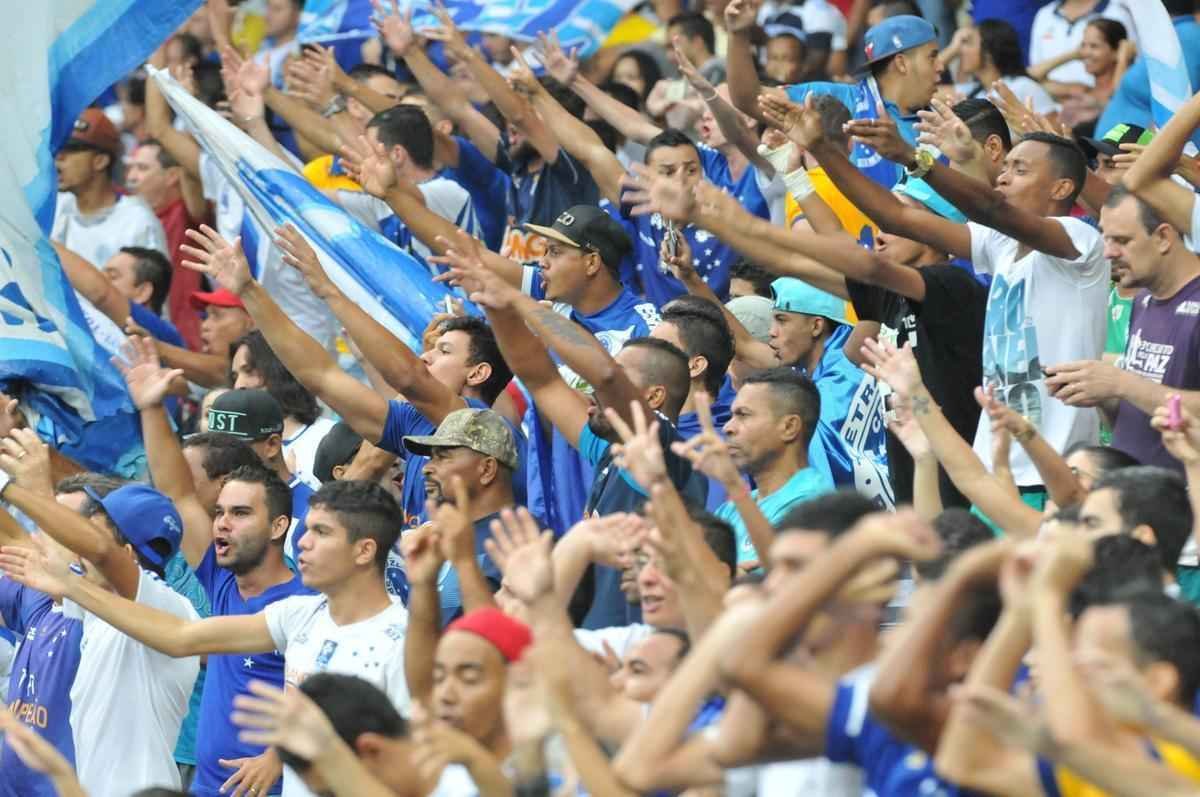 Torcidas no primeiro clssico do Mineiro 2016