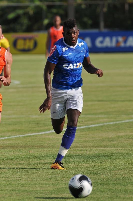 Marcos Vincius sentiu incmodo na coxa direita durante jogo-treino contra o Nutico-RR