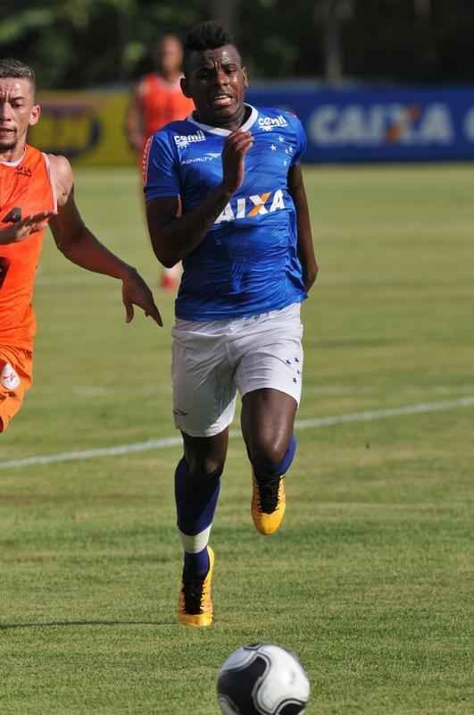 Marcos Vincius sentiu incmodo na coxa direita durante jogo-treino contra o Nutico-RR