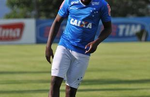 Lateral-direito Mayke e o zagueiro Manoel (foto) foram liberados pelo departamento mdico e iniciaram o processo de recuperao fsica no centro de treinamento cruzeirense.