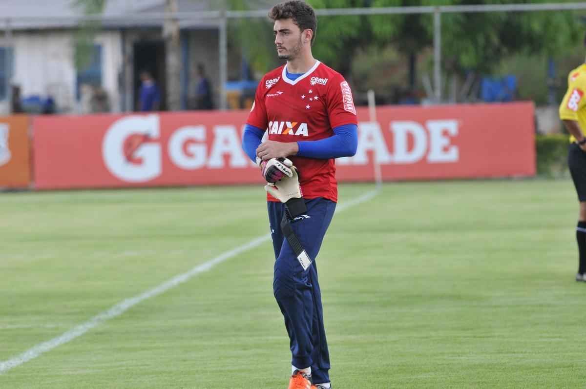 Enquanto os titulares fizeram atividade regenerativa, os reservas derrotaram o Nutico-RR, por 3 a 0. Ariel Cabral, Bruno Nazrio e Douglas Coutinho anotaram os gols do time celeste.