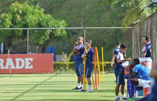 Enquanto os titulares fizeram atividade regenerativa, os reservas derrotaram o Nutico-RR, por 3 a 0. Ariel Cabral, Bruno Nazrio e Douglas Coutinho anotaram os gols do time celeste.