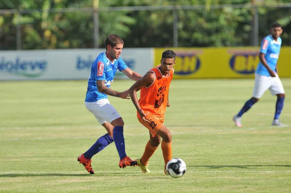 Enquanto os titulares fizeram atividade regenerativa, os reservas derrotaram o Nutico-RR, por 3 a 0. Ariel Cabral, Bruno Nazrio e Douglas Coutinho anotaram os gols do time celeste.