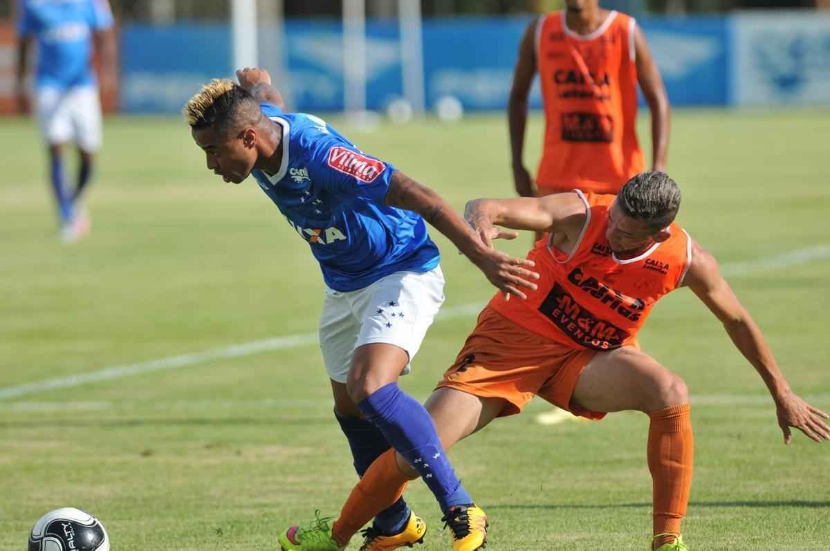 Enquanto os titulares fizeram atividade regenerativa, os reservas derrotaram o Nutico-RR, por 3 a 0. Ariel Cabral, Bruno Nazrio e Douglas Coutinho anotaram os gols do time celeste.